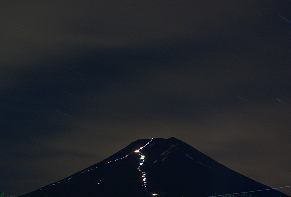 山小屋と登山道 7/16 3時撮影